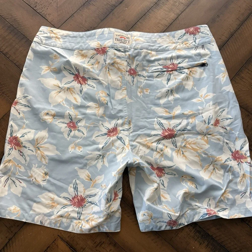 Faherty Mens Swim Trunks Size 34 Floral Hawaiian Swim Surf Pockets Board Shorts